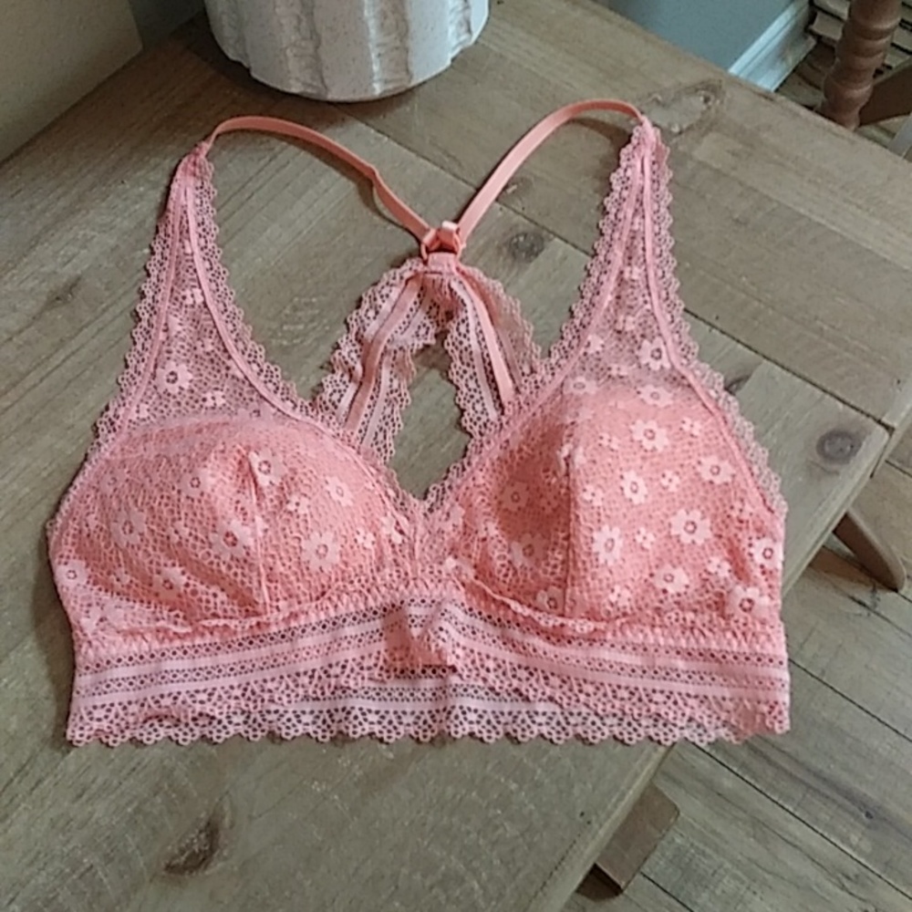 Victoria's Secret Floral Lace Wireless Lined Bralette. Size XS